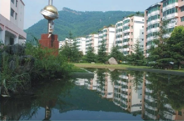 南江县实验中学