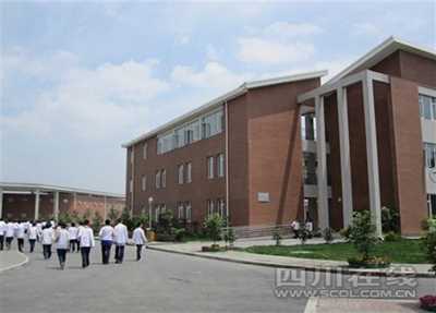 ä»é¡å¸èä¸ä¸­ä¸å­¦æ ¡