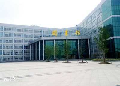 成都龙泉职业技术学校图书馆全景