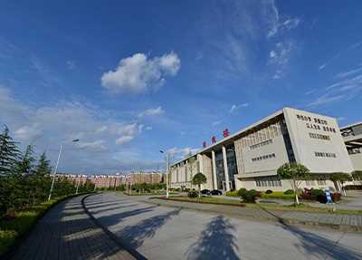 南充职业技术学院明德楼.