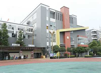 成都机电工程学校学校教学楼