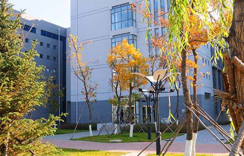 临猗县临晋博达学校