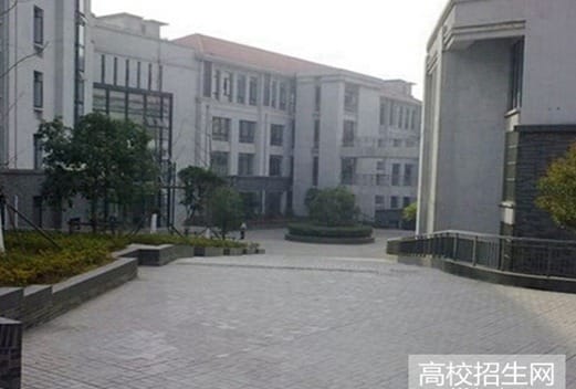 万源市职业高级中学图片