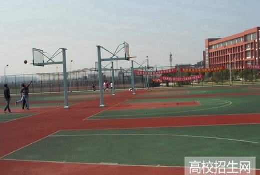 泸州市工业技工学校图片
