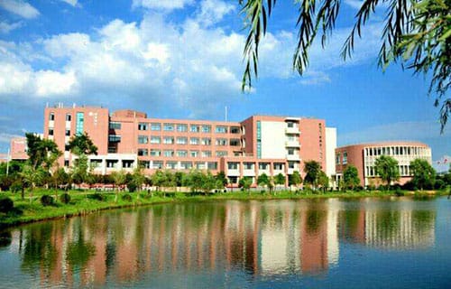 德阳科贸职业学院图片