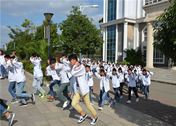 曲靖工商职业技术学校2023年初中起点招生学费