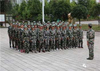 曲靖财经学校2023年秋季中专招生学费