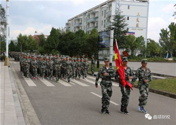 曲靖财经学校2023年三年制中专招生电话是多少