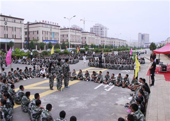 曲靖市长兴职业技术学校2023年三年制中专开学需交