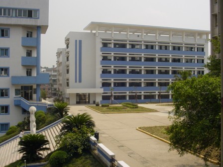 四川省自贡市釜溪职业高级中学图片