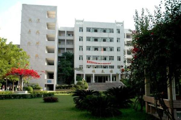 南充应用技术职业学校学校图片