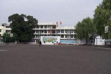 射洪县职业中学校图片