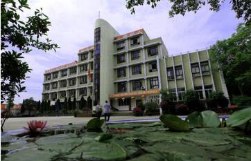 内江市求是中学图片