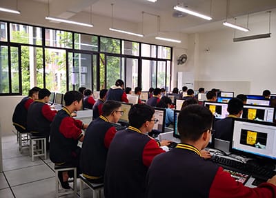 成都中和职业学校图片