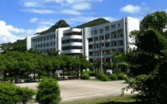 普安县职业教育中心图片