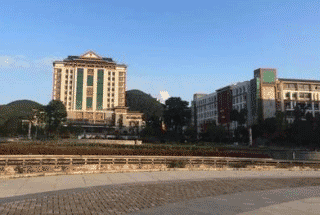 黔东南州电大分校应用技术学校图片