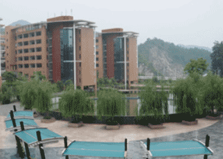 贵阳财经学校图片