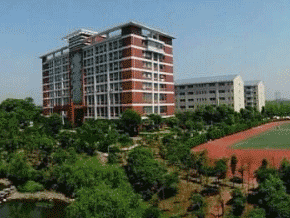 贵阳五年制大专护理职业学院图片