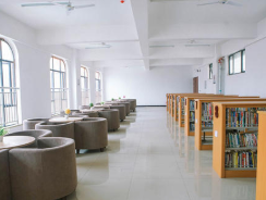 阆中东南航空职业学校图片