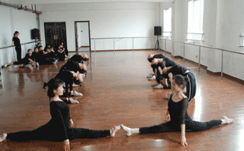 四川华蓥职业技术学校图片