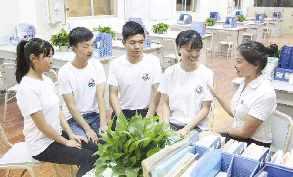 铁路专业学校乘务员定制培养