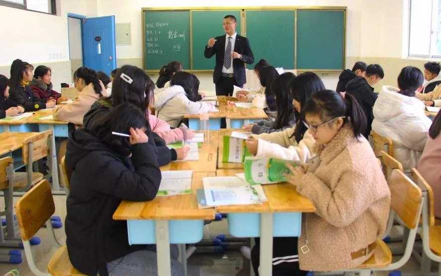 四川省崇州市职业中专学校2021年春季招生简章