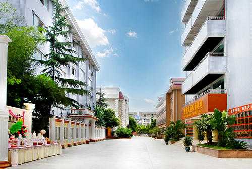 成都希望职业学校3+2五年制大专