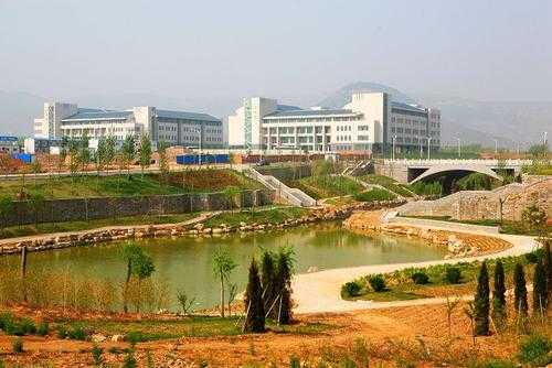 成都郫县希望职业学校有高中毕业的学生吗