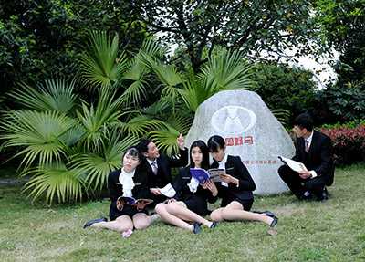 æ ¡å­é£æ¯