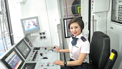 贵阳中专学校航空服务的发展前景和招生条件