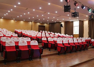 学校会议大厅 学校会议大厅