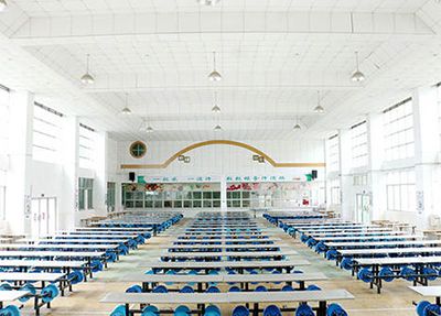 æé½ç»æµå¼ååºè䏿æ¯å¦æ ¡