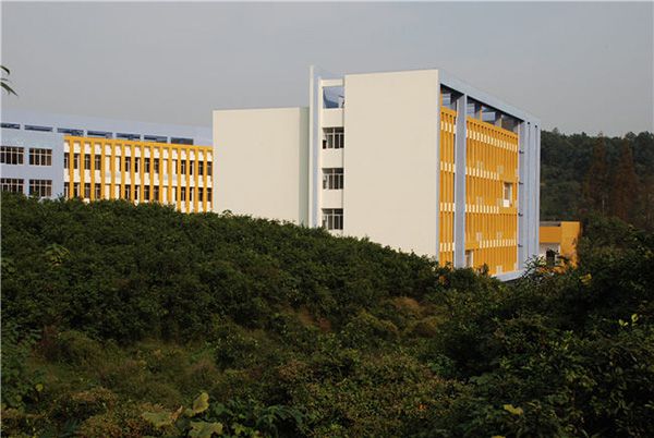 中国人民解放军总参谋部信息化部直属工厂职业技术学校