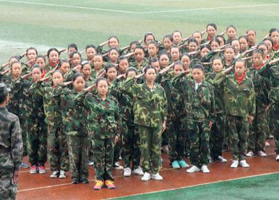 军训中的学子