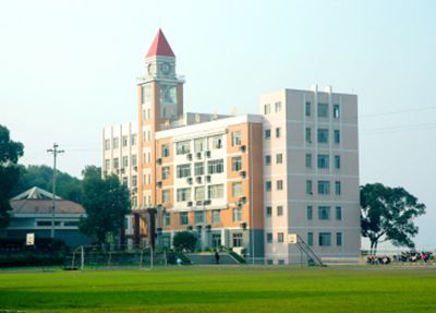 教学楼.jpg 教学楼.jpg