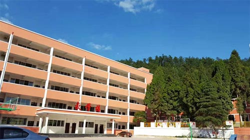 以品树人 以华立校_贵阳花溪品华学校简介