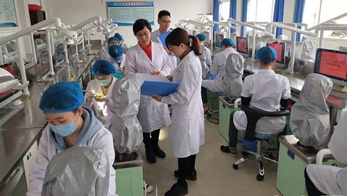 重庆三峡医药高专口腔医学专业技能大赛