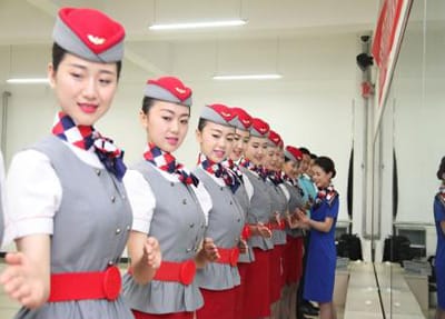 四川成都华夏旅游商务学校2022年收费标准