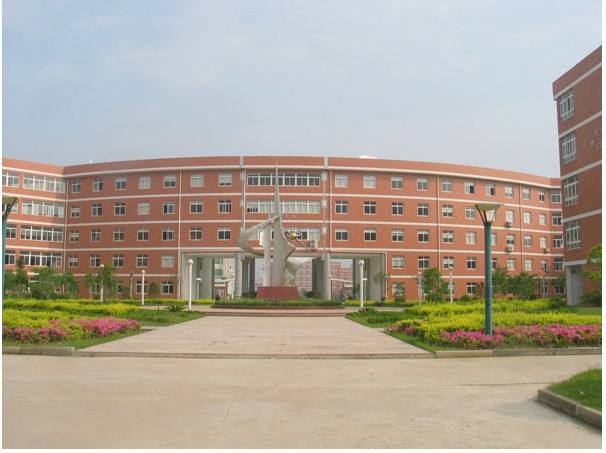 成都市庄园机电职业技术学校2023年招生专业