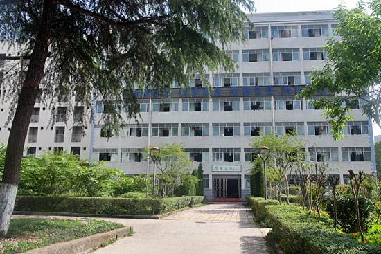 2023年重庆市红春藤技工学校专业设置