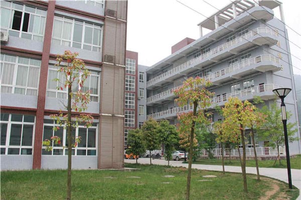 重庆市黔江区民族职业教育中心2023年招生简章