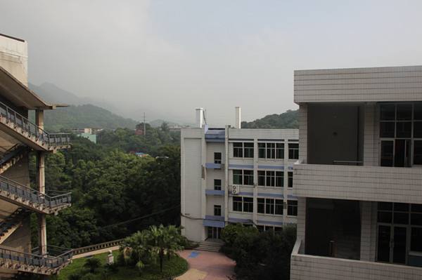 2023年重庆知行卫生学校收费标准怎么样?