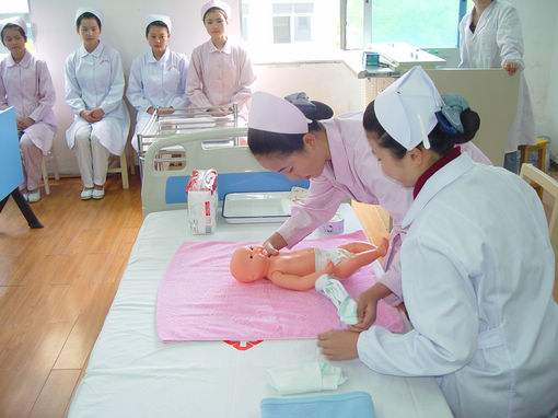 重庆助产专业是什么？