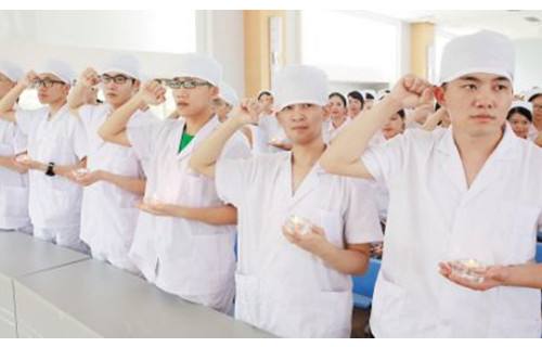 重庆男生学护理专业怎么样?