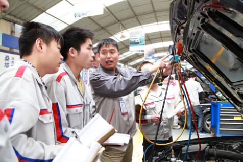 贵阳职业学校介绍一个成功汽修人的故事