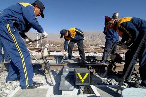 在贵阳读中专学校一年学费多少?