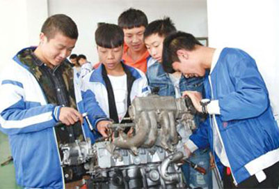 2022年重庆市汽修学校学费多少