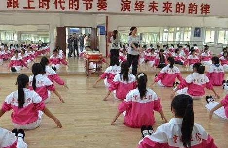 重庆学前教育专业前景到底怎样,重庆华夏幼师学校
