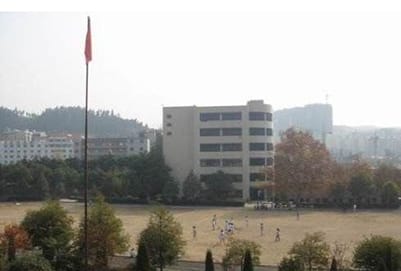 贵州省农业机电学校招生办电话多少