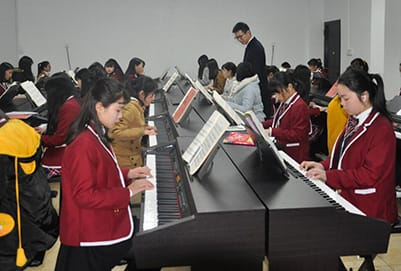 重庆幼儿师范学校：学前教育是幼师专业吗?